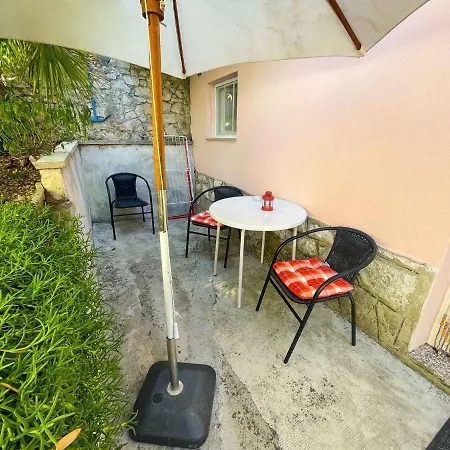 In 42266 Lägenhet Jadranovo